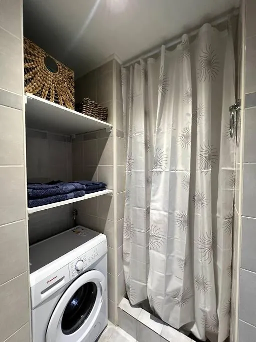 Jimmy'S Pool Apartment Περαία